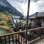 Tipica Casa Di Montagna Nel Borgo Del Verrand A Courmayeur Lejlighed