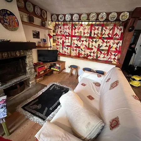 Tipica Casa Di Montagna Nel Borgo Del Verrand A Courmayeur *